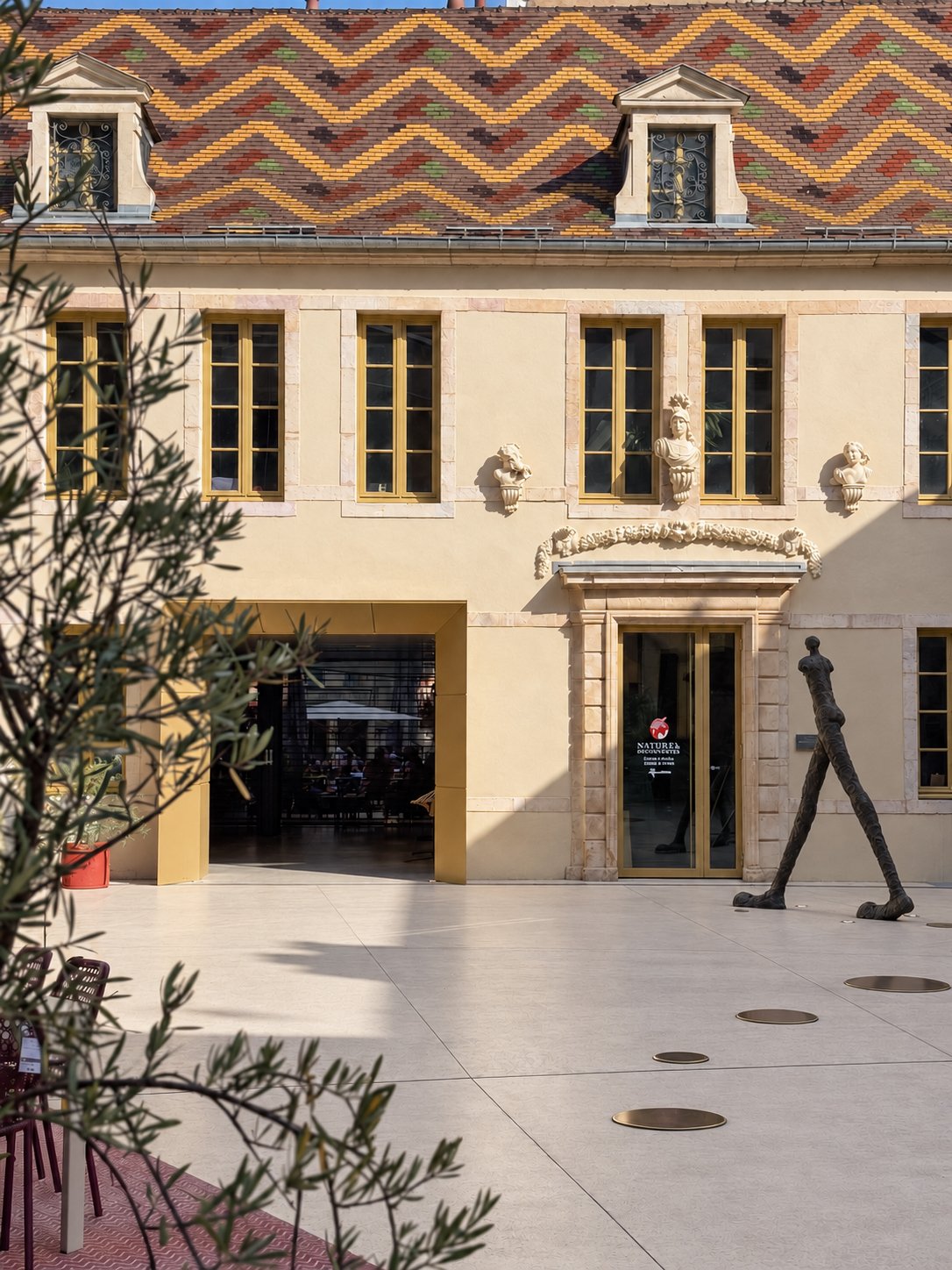 L'agence MAJO, Cour Bareuzai à Dijon
