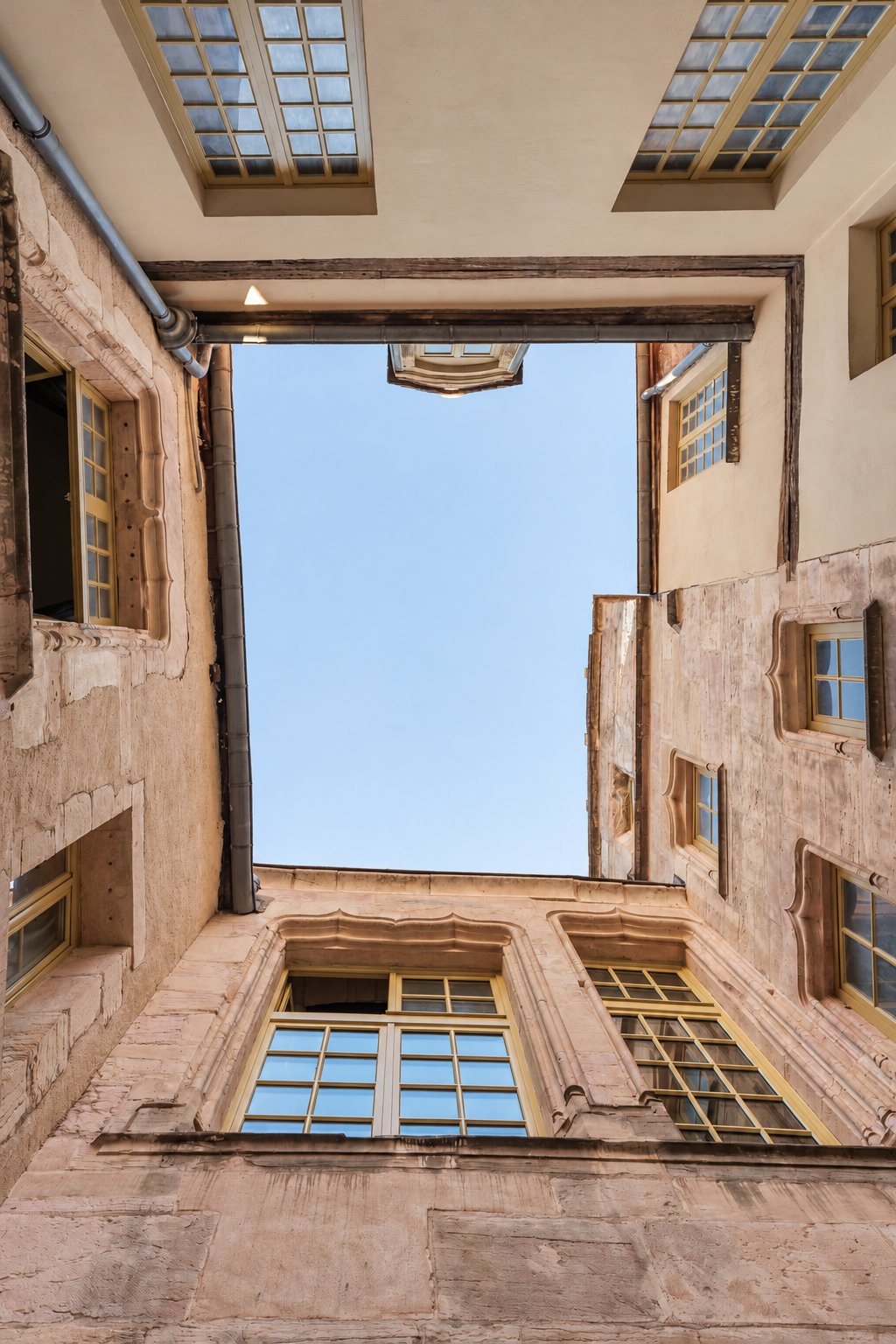 Façades de la Cour Bareuzai